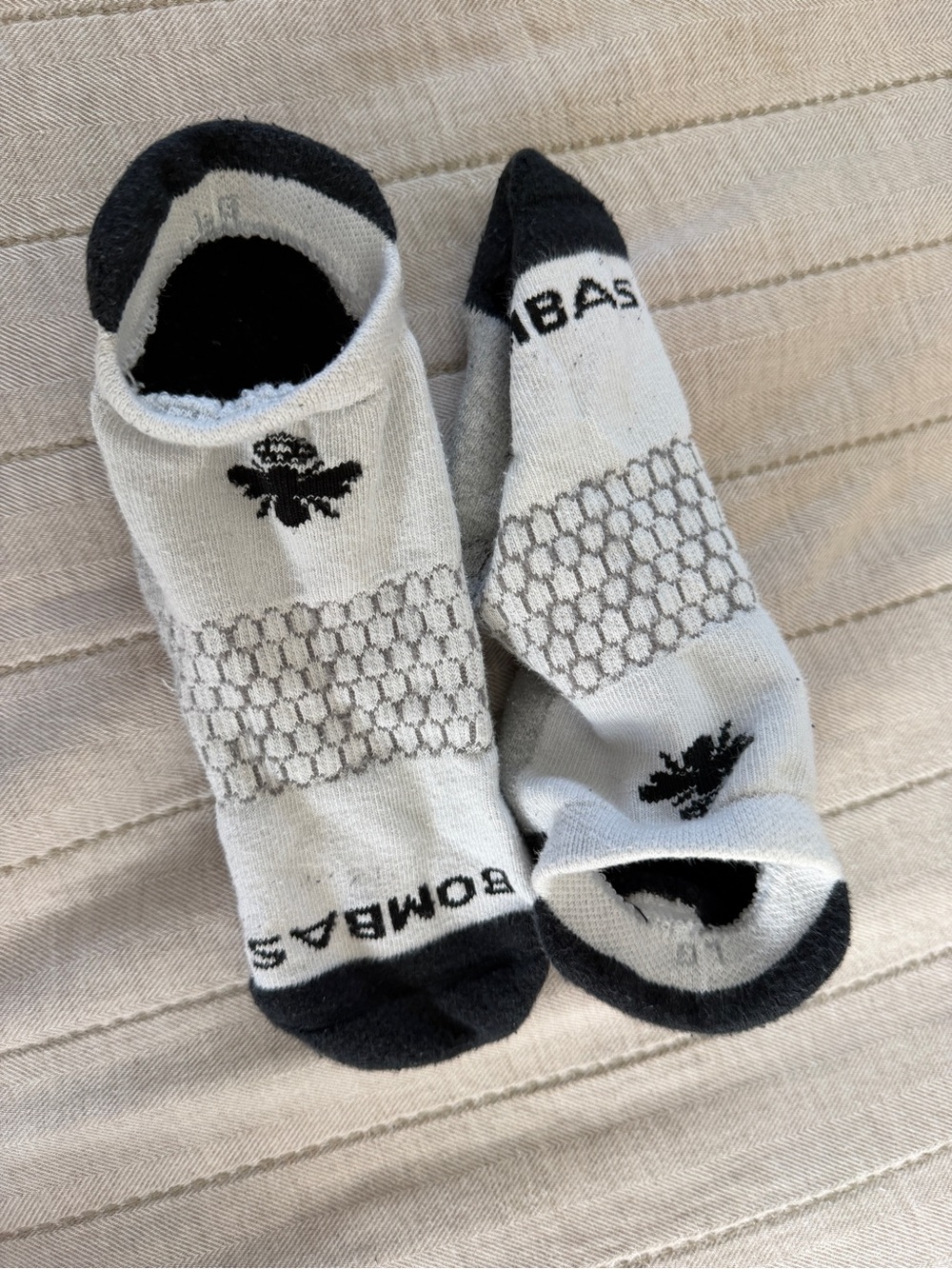Used Bombas Men's No-Show Sock - Light Gray/Black
